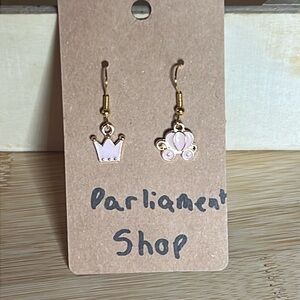 B1G2 free- Princess crown and carriage mixed match earrings.
